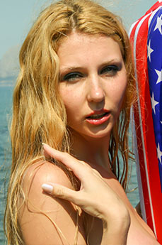 Thyra L