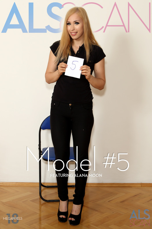 Model #5 - Alana Moon