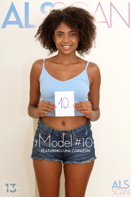 Model #10 - Luna Corazon