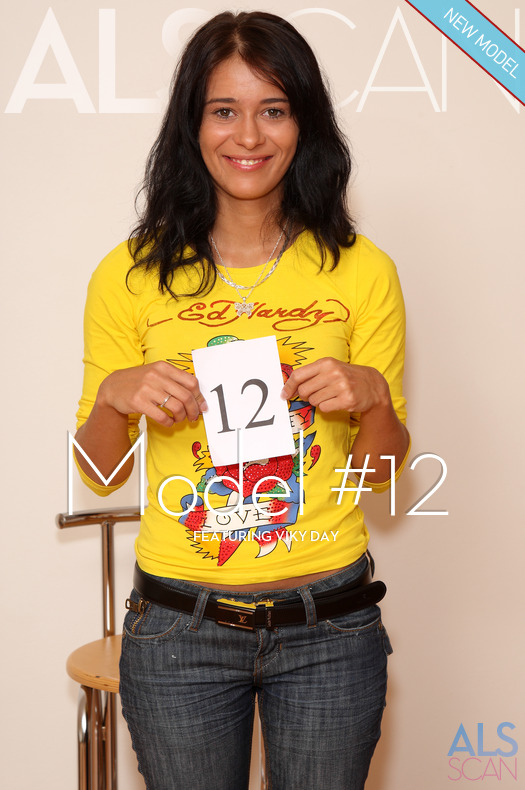 Model #12 - Viky Day