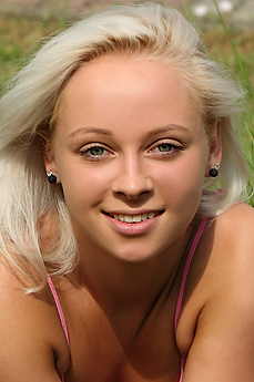 Naomi Nevena