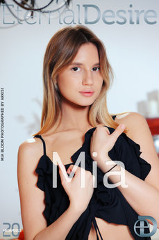 Mia - Mia Bloom