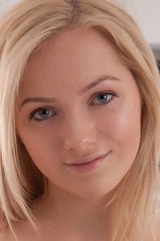 Erotic Model Kate Fresh on SexArt - (2 Covers) - SexArt.com
