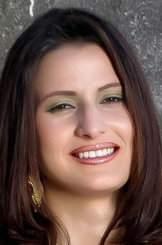 Lindy C