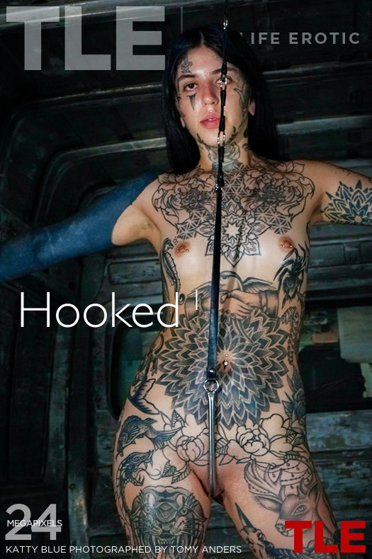 Hooked 1 - Katty Blue
